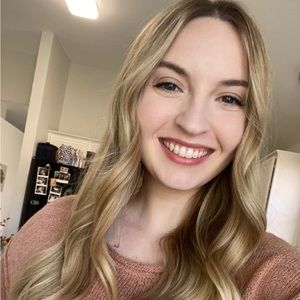 Meet your Posher, Anna